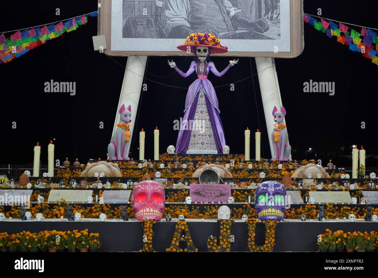 Altare dei morti dedicato all'autore della Catrina , José Guadalupe Posada che si può vedere nella fotografia. Foto Stock