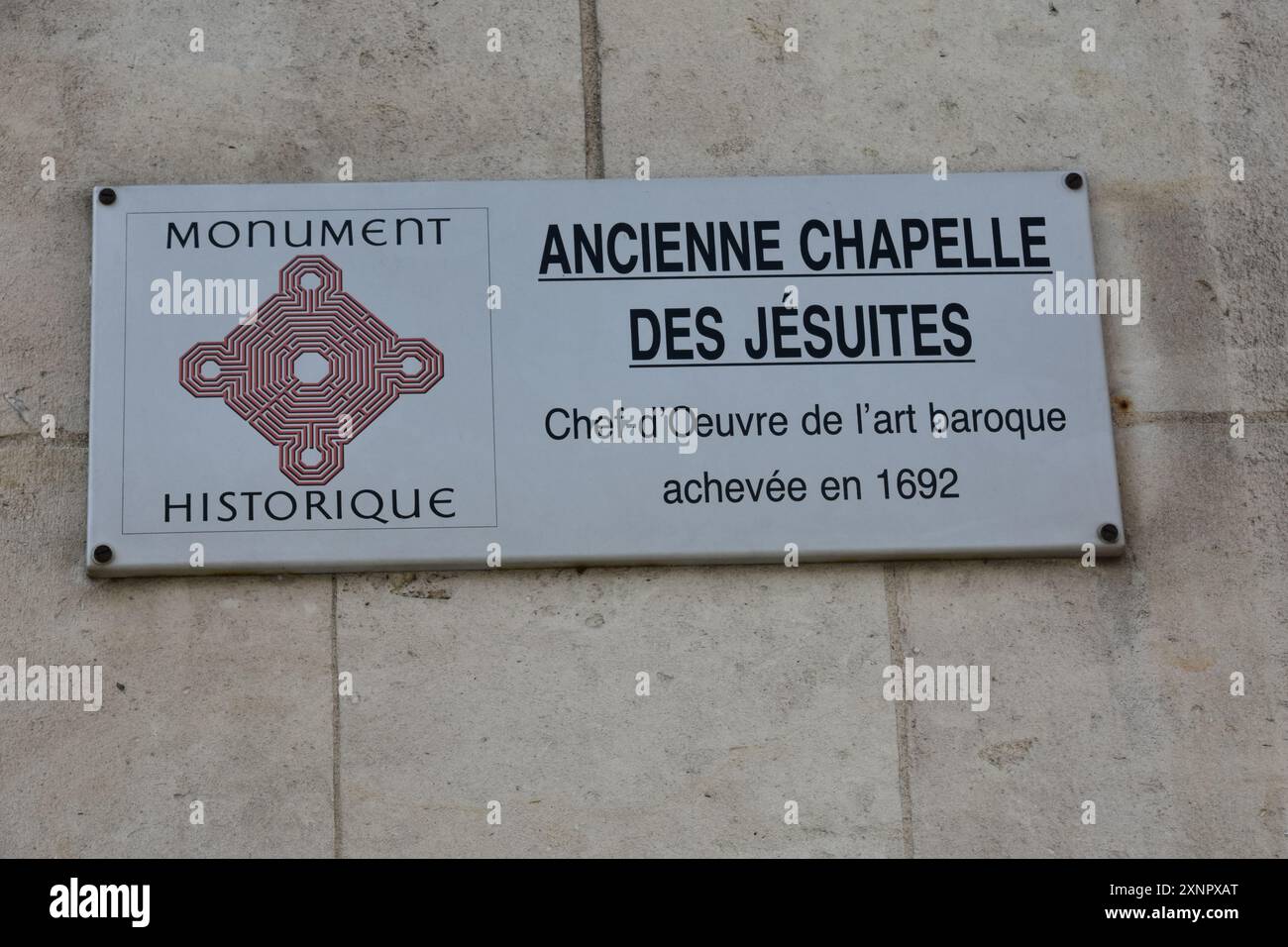 La chapelle des Jésuites est une église désaffectée au culte de style baroque se trouvant sur la Place du Saint-Sépulcre à Cambrai (Francia). Costruzione Foto Stock