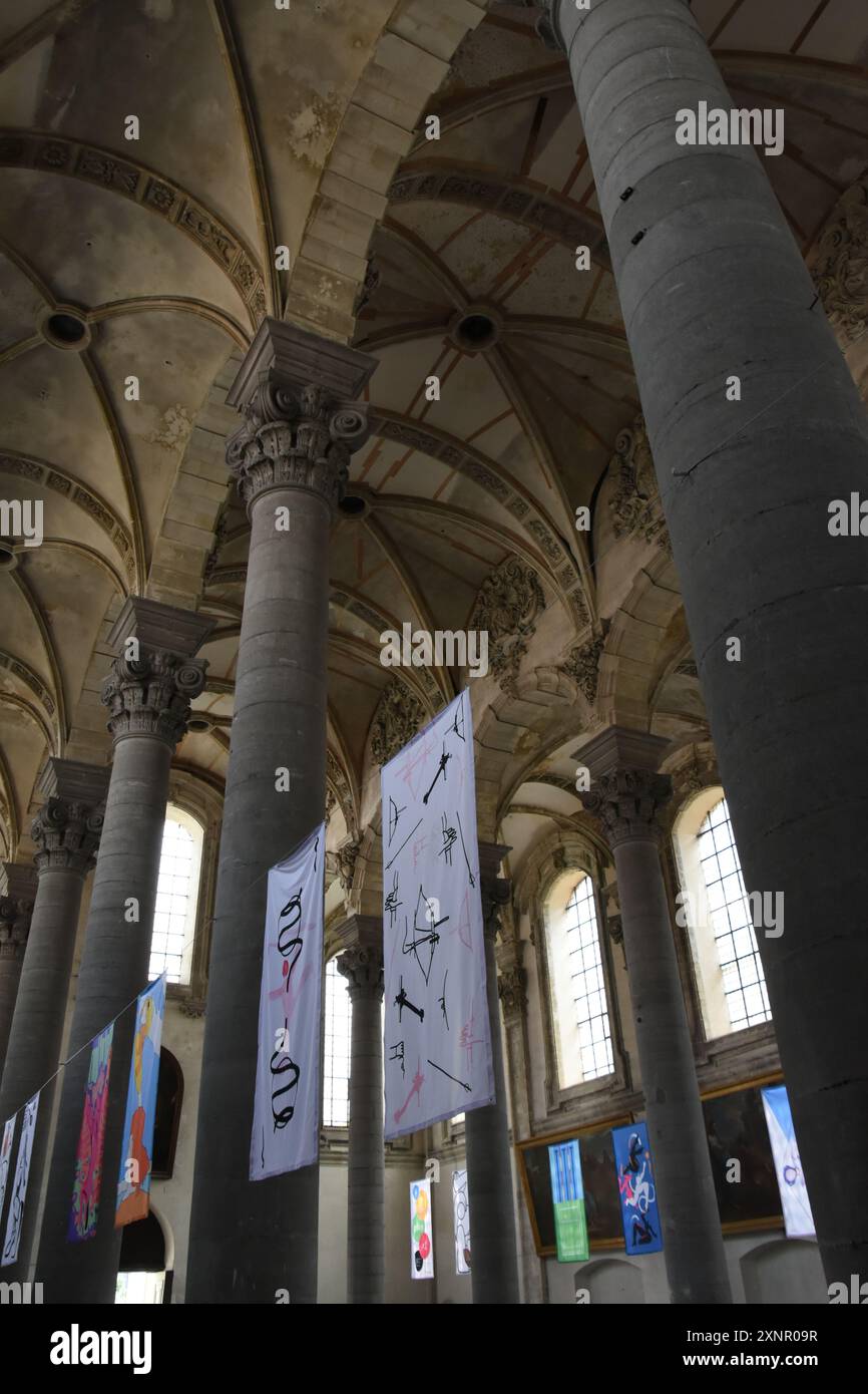 La chapelle des Jésuites est une église désaffectée au culte de style baroque se trouvant sur la Place du Saint-Sépulcre à Cambrai (Francia). Costruzione Foto Stock