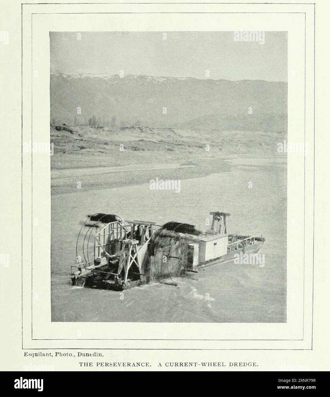 LA PERSEVERANZA. UNA DRAGA CON RUOTE CORRENTI. DALL'ARTICOLO L'ORIGINE E IL PROGRESSO DEL DRAGAGGIO DELL'ORO IN NUOVA ZELANDA. Di W. H. Cutten. Dalla rivista Engineering dedicata al progresso industriale volume XVIII 1899-1900 The Engineering Magazine Co Foto Stock