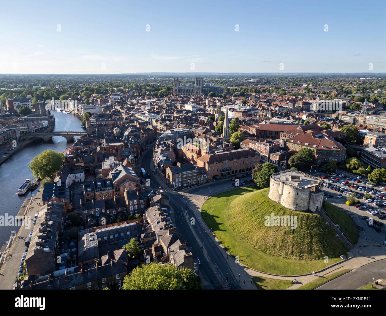 Veduta aerea della Clifford's Tower, York, North Yorkshire, Inghilterra. Foto Stock