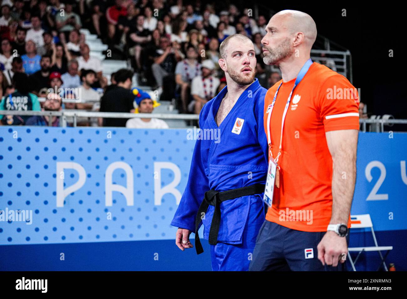 Parigi, Francia. 2 agosto 2024. PARIGI, FRANCIA - 2 AGOSTO: Jelle Snippe dei Paesi Bassi e il coach Matthew Purssey dei Paesi Bassi sembrano sballati dopo aver gareggiato negli uomini 100 kg durante il giorno 7 del Judo - Giochi Olimpici di Parigi 2024 agli Champs-de-Mars Arena il 2 agosto 2024 a Parigi, Francia. (Foto di Rene Nijhuis/Agenzia BSR) credito: Agenzia BSR/Alamy Live News Foto Stock