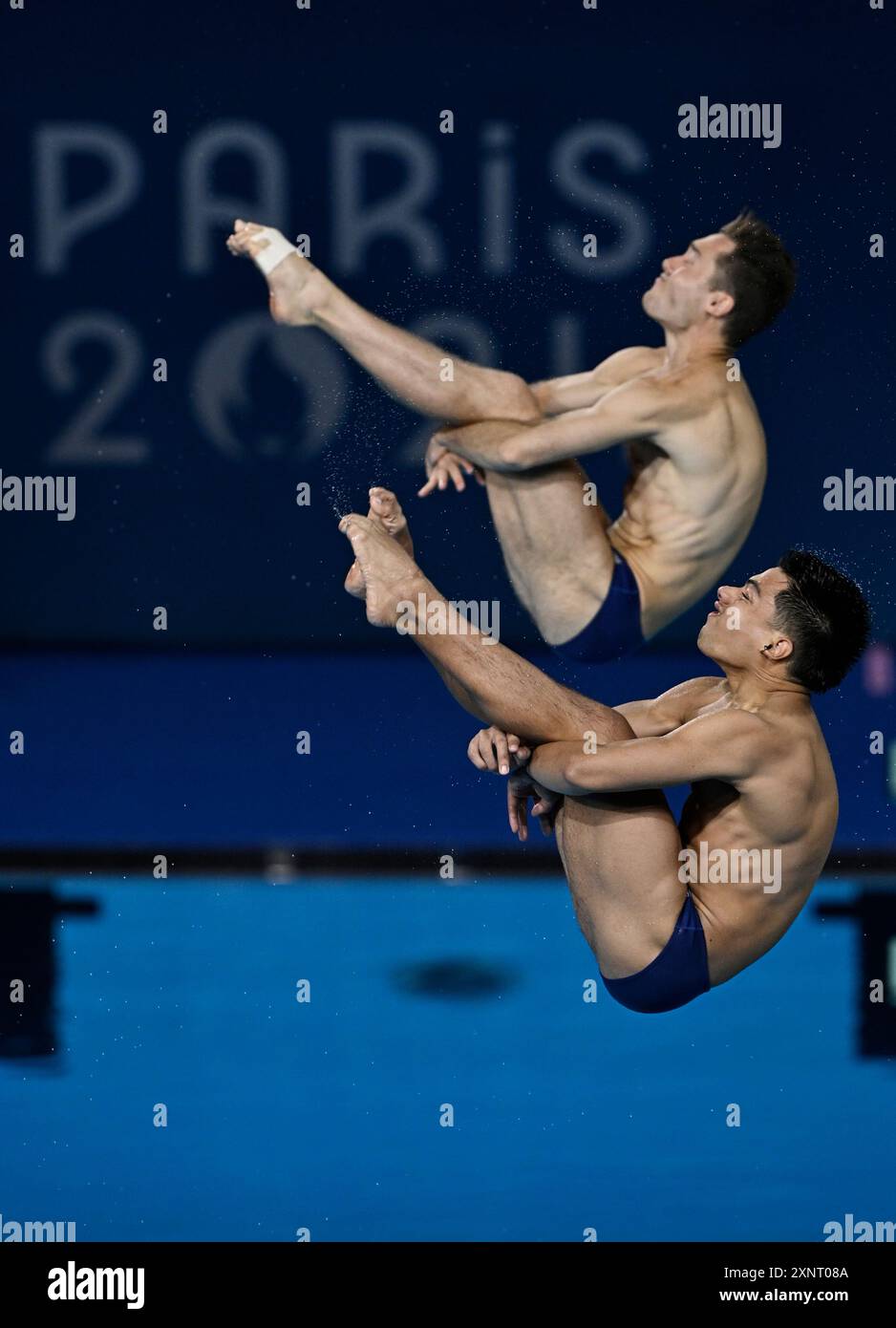 Saint Denis, Francia. 2 agosto 2024. Adrian Abadia/Nicolas Garcia Boissier di Spagna gareggiano durante la finale di trampolino sincronizzato maschile di 3m di immersione ai Giochi Olimpici di Parigi 2024 a Saint Denis, vicino Parigi, Francia, 2 agosto 2024. Crediti: Wang Peng/Xinhua/Alamy Live News Foto Stock