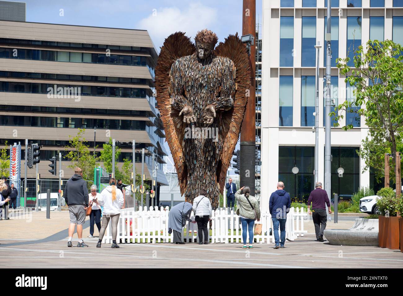 The Knife Angel creato dall'artista Alfie Bradley, formato da 100.000 coltelli (indicato anche come National Monument Against Violence & Aggression) in Foto Stock