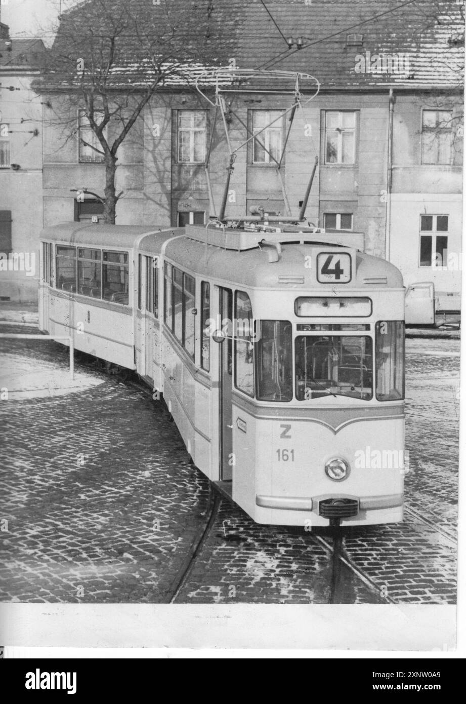 Tram con il numero 4 a Potsdam. Trasporti pubblici. Trasporto ferroviario. GDR. storico. Riunificazione. Punto di svolta. Foto: MAZ/Leon Schmidtke, 30.01.1962 [traduzione automatizzata] Foto Stock