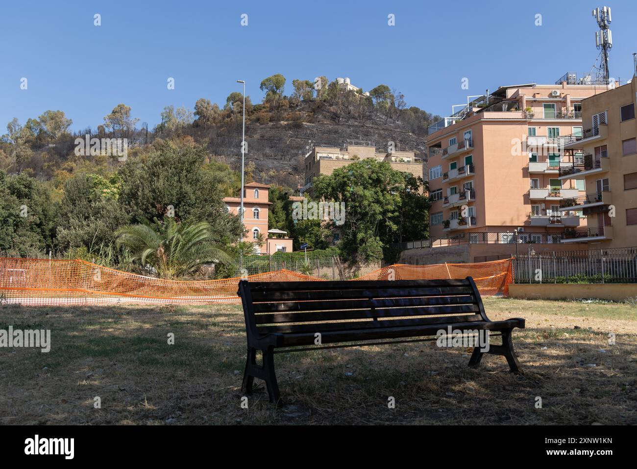 Roma, Italia. 2 agosto 2024. Vista di Monte Mario dopo l'incendio scoppiato mercoledì scorso a Roma (foto di Matteo Nardone/Pacific Press) credito: Pacific Press Media Production Corp./Alamy Live News Foto Stock