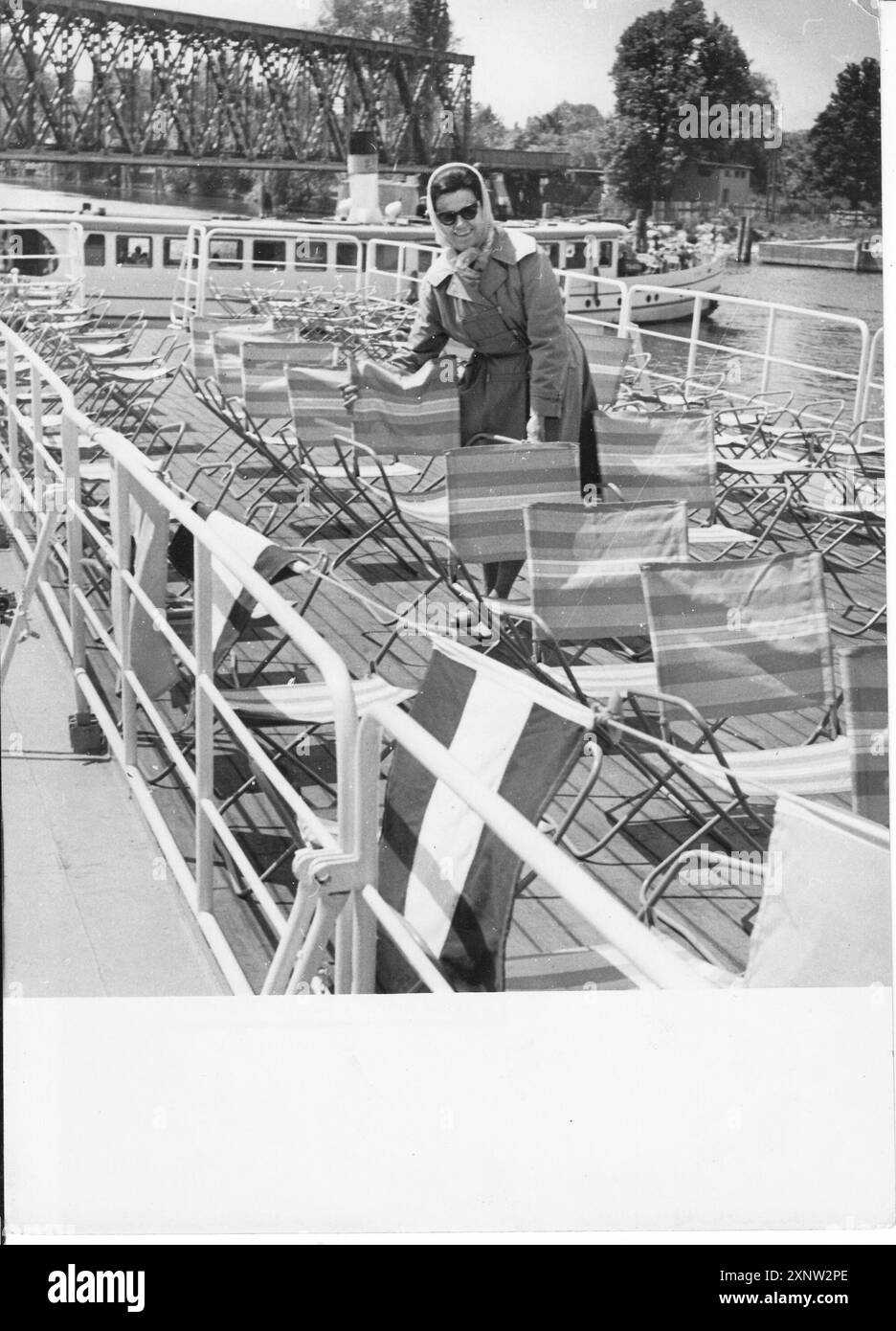 Preparativi per la prossima gita in barca. Nave. Traffico marittimo. Spedizione. Flotta bianca. GDR. storico. Foto: MAZ/Leon Schmidtke, 07.06.1962 [traduzione automatizzata] Foto Stock