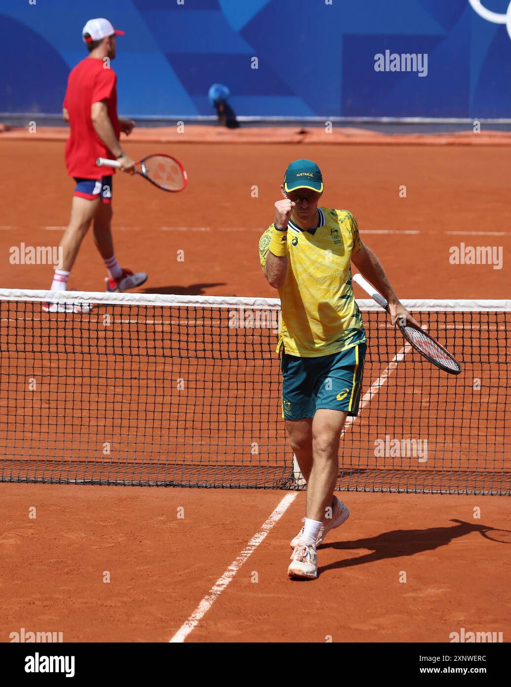 Parigi, Francia. 2 agosto 2024. L'australiano John Peers e Matthew Ebden reagiscono nel loro match semifinale maschile contro gli USA Tommy Paul e Taylor Fritz al Roland Garros il settimo giorno delle Olimpiadi di Parigi venerdì 2 agosto 2024. L'Australia ha vinto il match 2-0 foto di Hugo Philpott/UPI Credit: UPI/Alamy Live News Foto Stock