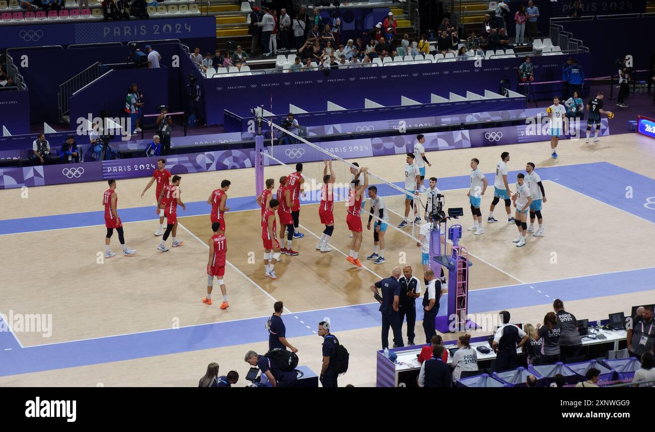 Partita preliminare di pallavolo ai Giochi Olimpici Parigi 2024 USA vs Argentina Man Arena Paris Sur 1 Foto Stock