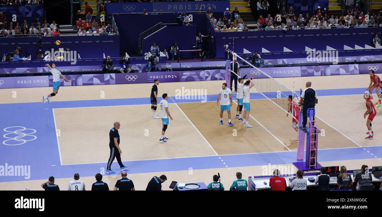 Partita preliminare di pallavolo ai Giochi Olimpici Parigi 2024 USA vs Argentina Man Arena Paris Sur 1 Foto Stock