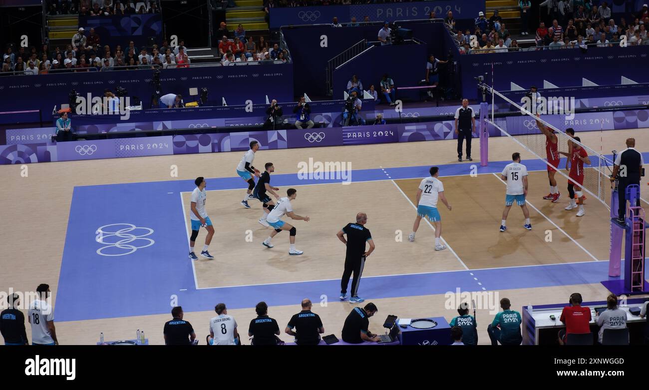 Partita preliminare di pallavolo ai Giochi Olimpici Parigi 2024 USA vs Argentina Man Arena Paris Sur 1 Foto Stock