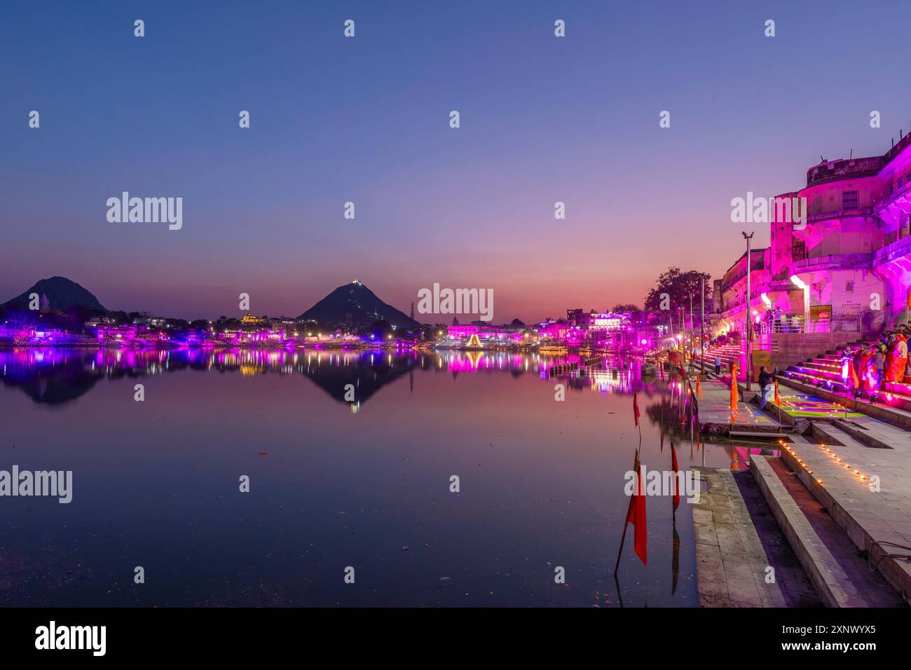 Lago Pushkar al crepuscolo, Pushkar, Rajasthan, India, Asia meridionale, Asia Foto Stock