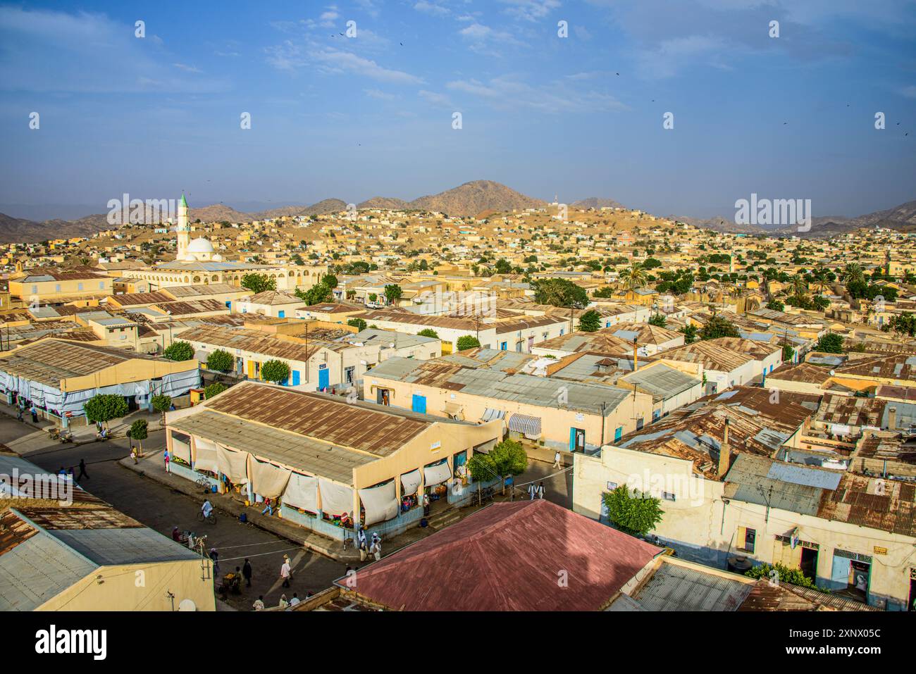 Vista sulla città di Keren negli altopiani di Eritrea, Africa Foto Stock
