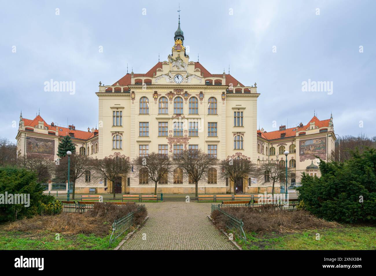 Scuola elementare e asilo nido Lyckovo namesti, Karlin, Praga, Repubblica Ceca (Cechia), Europa Foto Stock