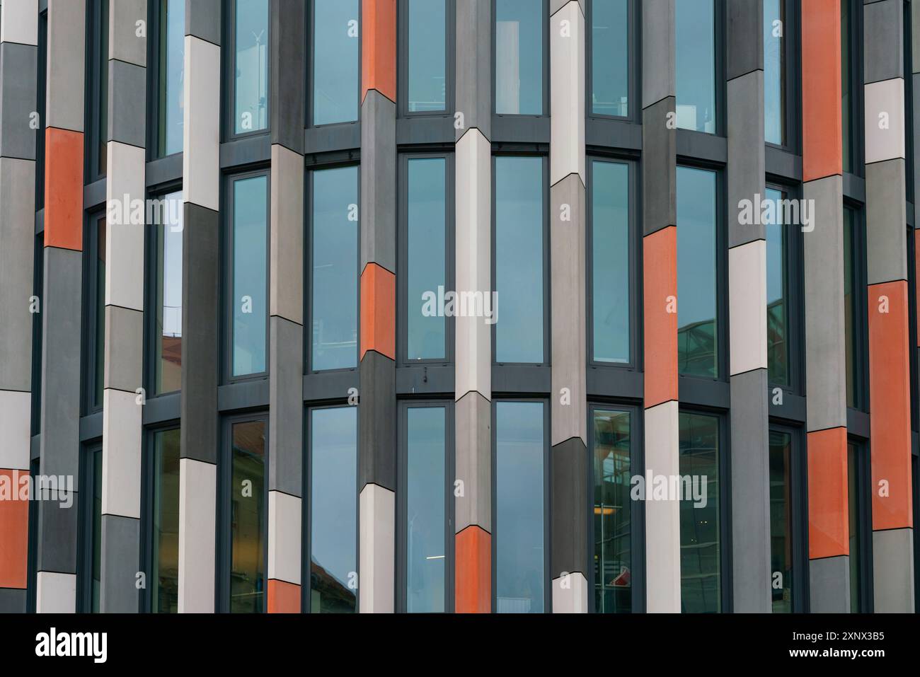 Dettaglio del moderno edificio amministrativo Main Point Karlin, Karlin, Praga, Repubblica Ceca (Cechia), Europa Foto Stock