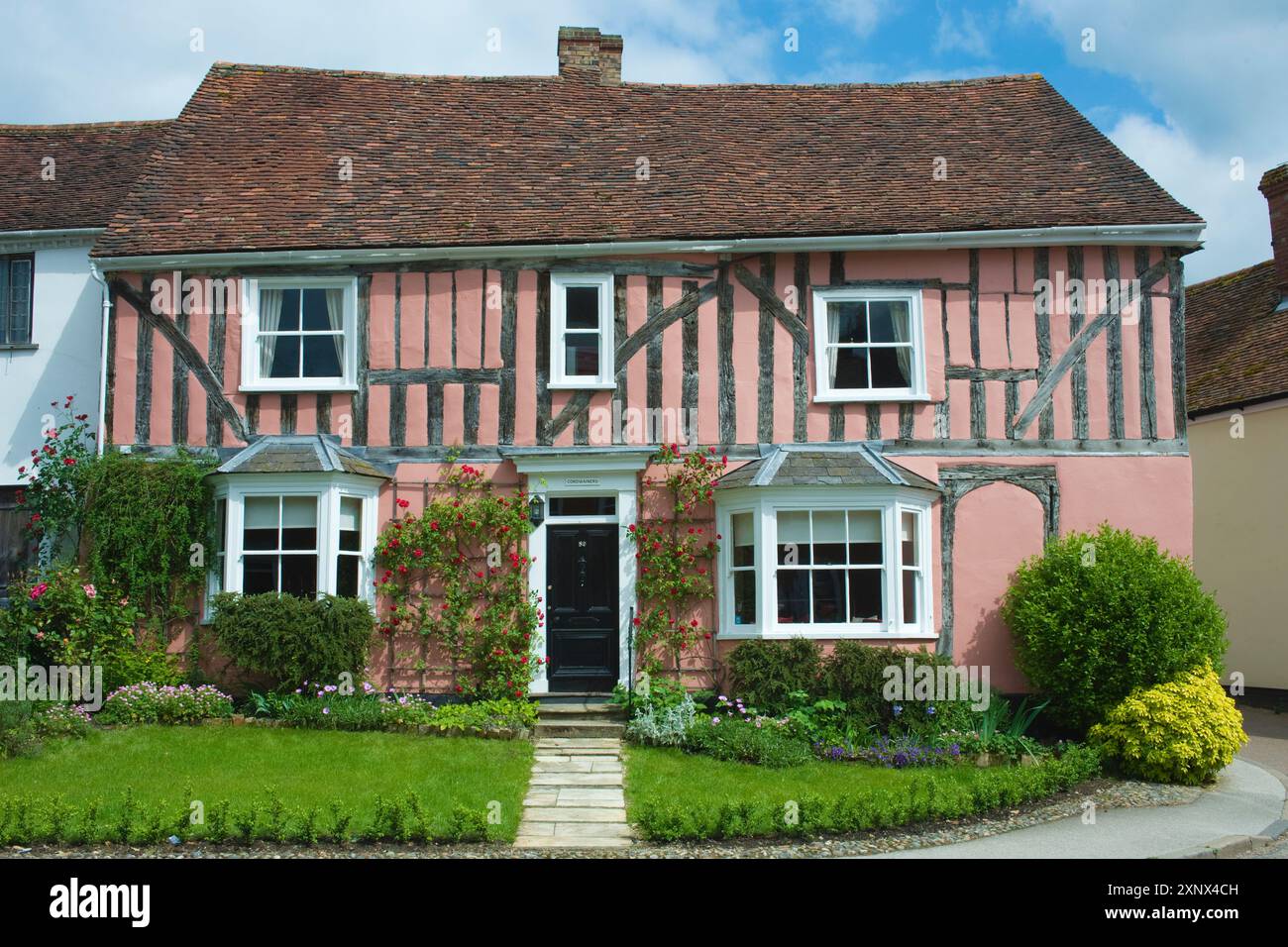 Città medievale di lana con case in legno che risalgono per lo più al XV secolo, Lavenham, Suffolk, Inghilterra, Regno Unito, Europa Foto Stock