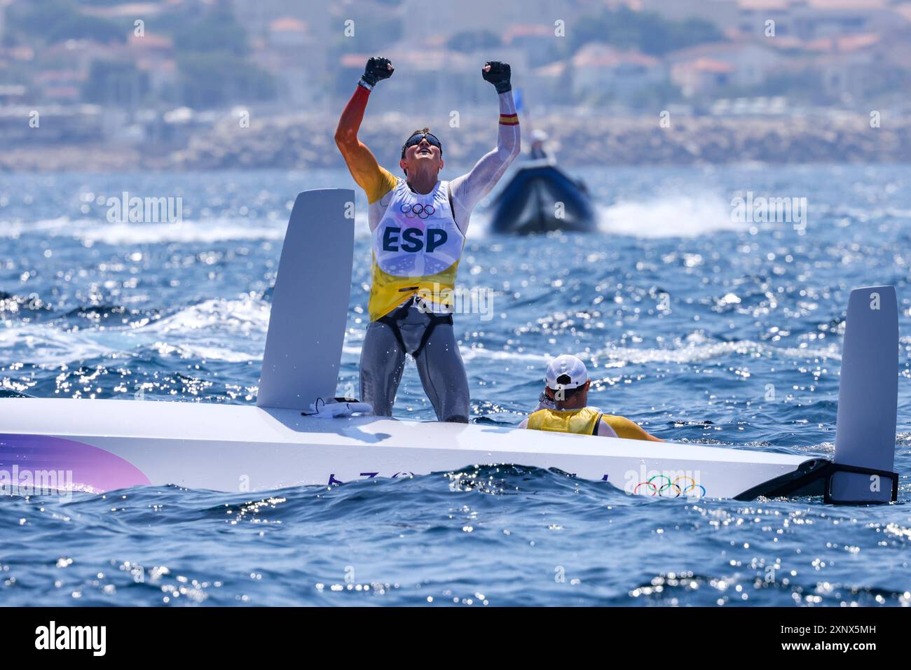 Marsiglia, Francia. 2 agosto 2024. Sylvain Rostaing/le Pictorium - Vela - doppio uomo 49er FX - Parigi 2024 - 02/08/2024 - Francia/Provenza-Alpi-Costa Azzurra/Marsiglia - evento a vela ai Giochi Olimpici di Marsiglia venerdì 2 agosto, con l'equipaggio spagnolo che vince la medaglia d'oro nella 49er. Crediti: LE PICTORIUM/Alamy Live News Foto Stock