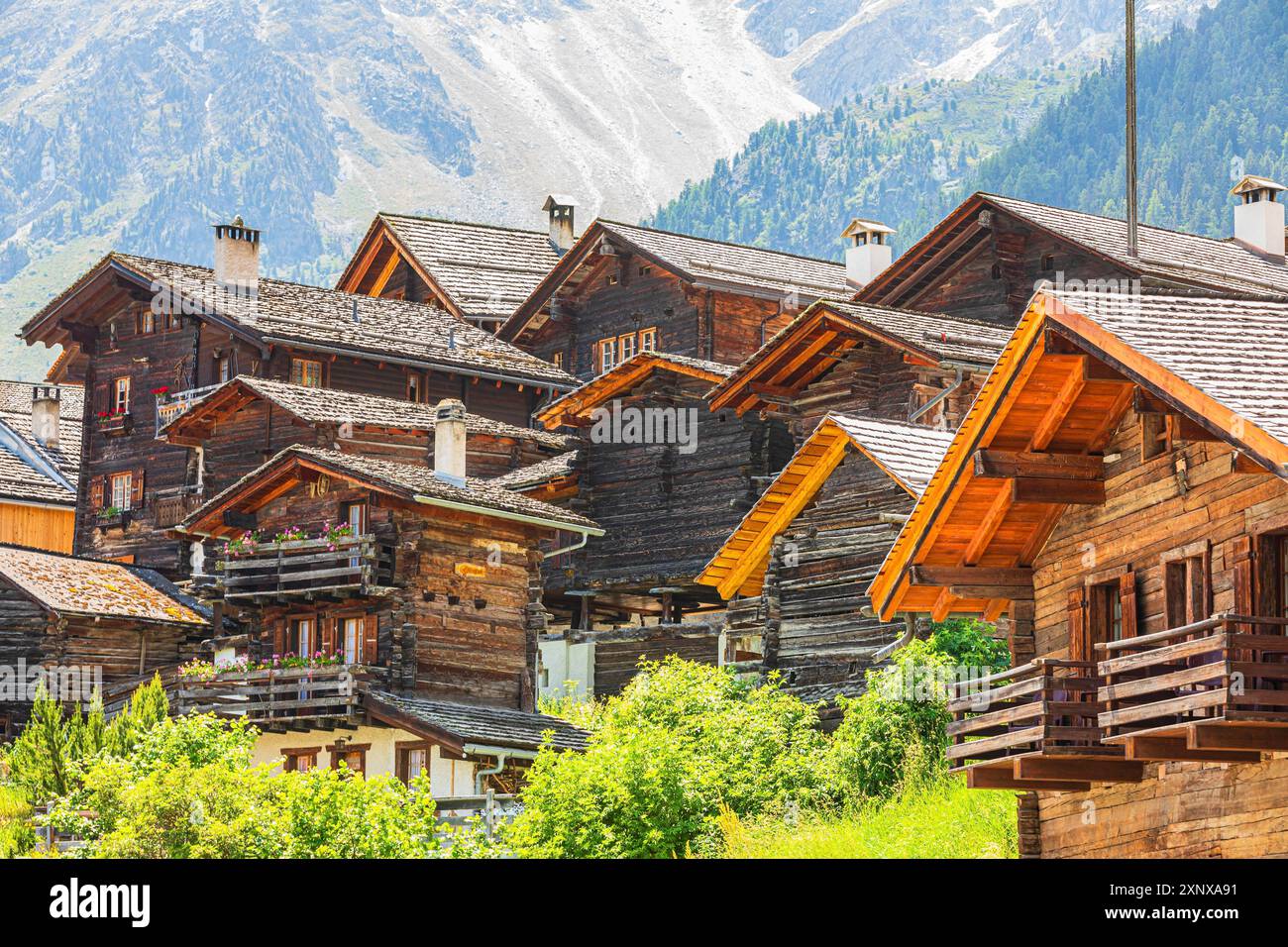 Antiche case in legno, centro storico, Grimentz, Val d'Anniviers, Alpi Vallese, Canton Vallese, Svizzera Foto Stock