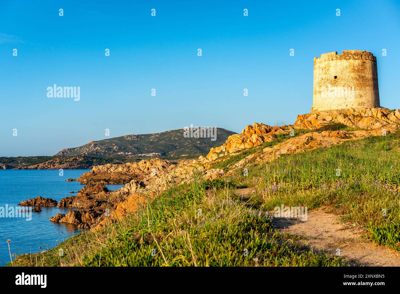 Isola Rossa Torre storica al tramonto, Sardegna, Italia, Mediterraneo, Europa Copyright: LuisxPina 1346-254 Foto Stock