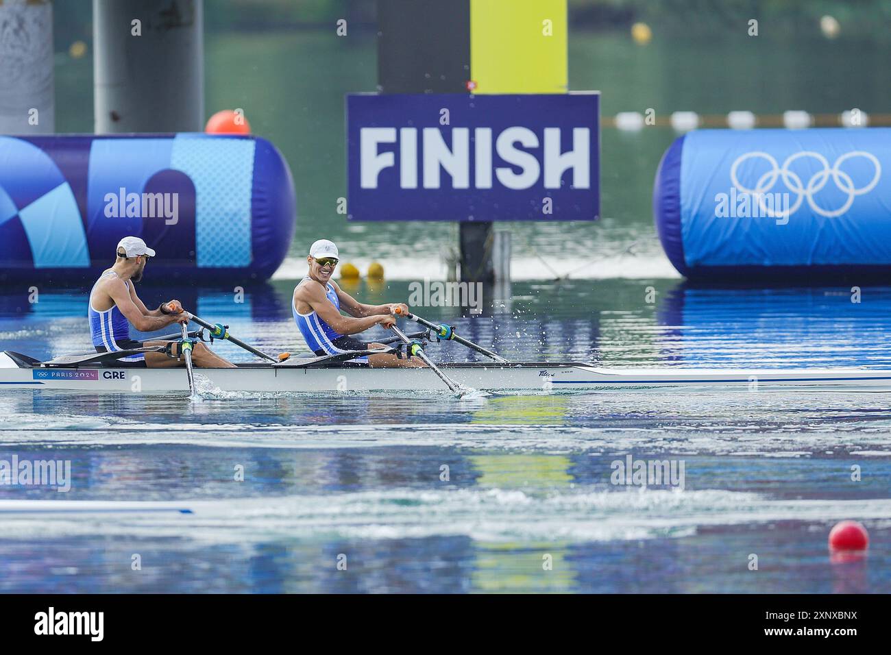 Vaires Sur Marne. 2 agosto 2024. Antonios Papakonstantinou/Petros Gkaidatzis della Grecia gareggiano durante il doppio sculls di canottaggio maschile leggero ai Giochi Olimpici di Parigi del 2024 a Vaires-sur-Marne, in Francia, il 2 agosto 2024. Crediti: Shen Bohan/Xinhua/Alamy Live News Foto Stock