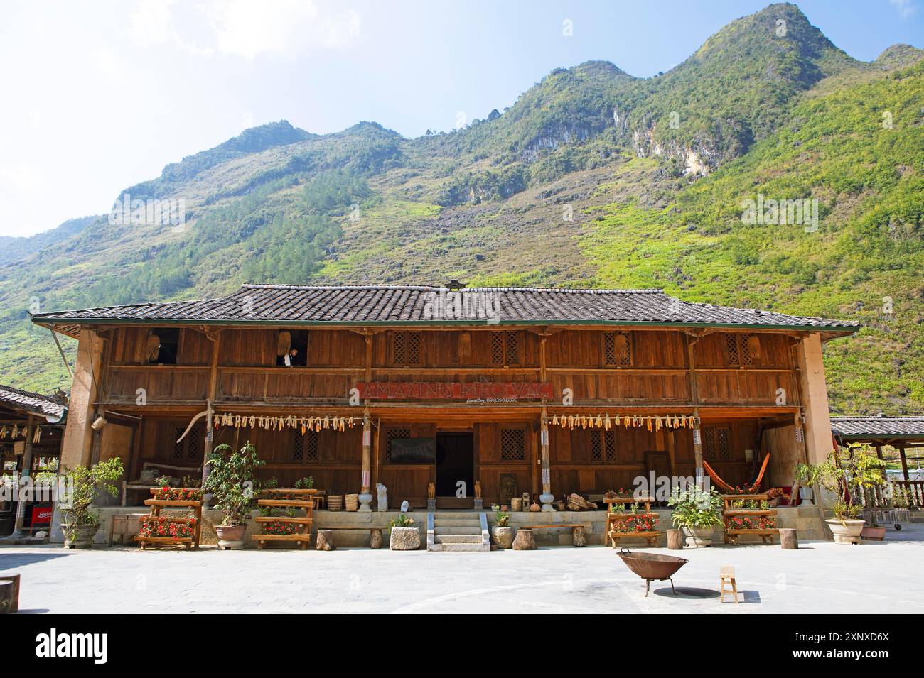 Casa tradizionale, villaggio culturale Pa vi Hmong, Meo Vac, provincia di ha Giang, Vietnam Foto Stock