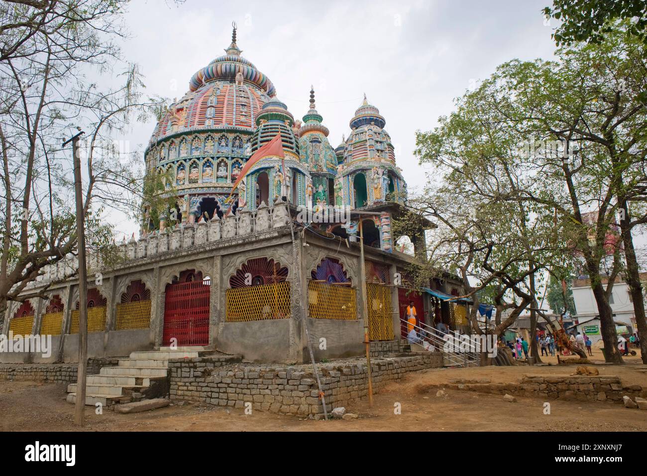 Il colorato Tempio Dewri Mandir del XIV secolo dedicato a Durga, la Dea madre indù, Ranchi, Jharkhand, India, Asia Copyright: JohnxHarden 722 Foto Stock