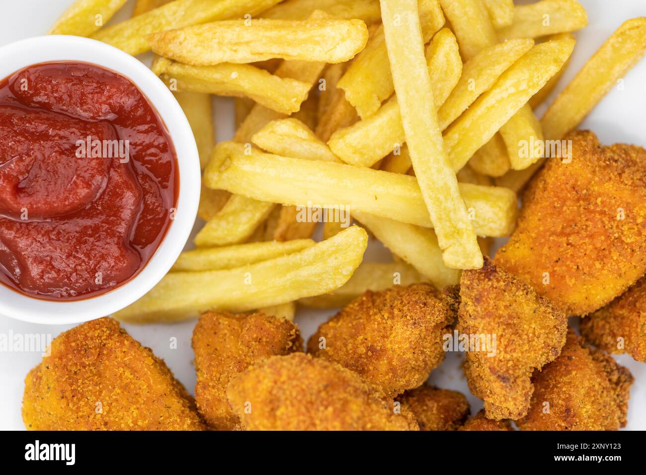 Peperoncini di pollo fatti in casa su sfondo vintage (messa a fuoco selettiva, primo piano) Foto Stock