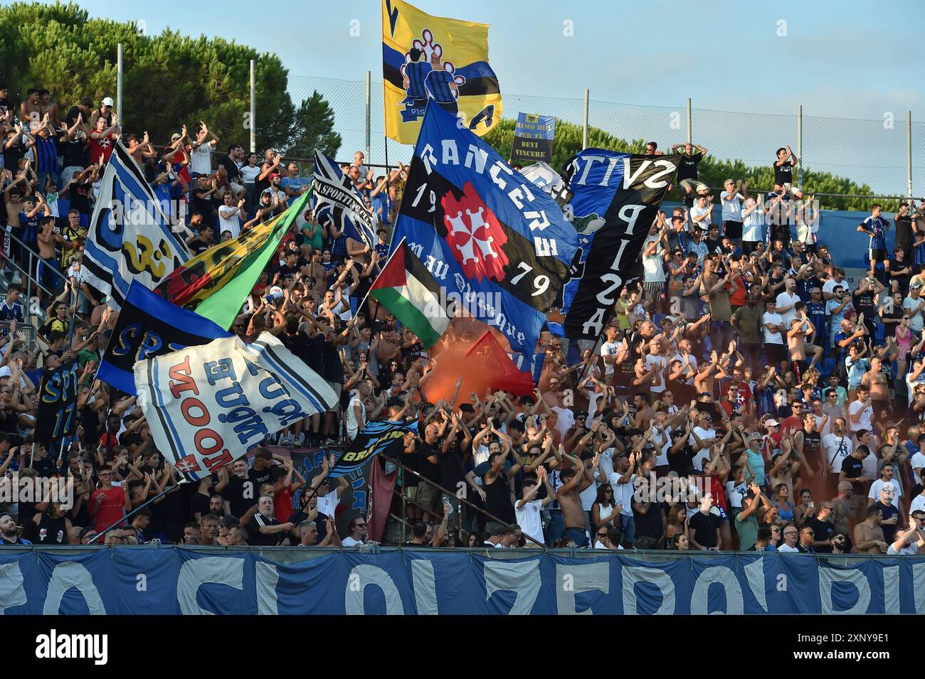 Tifosi del Pisa durante il Pisa SC vs Inter - FC Internazionale, amichevole di calcio a Pisa, Italia, 02 agosto 2024 Foto Stock