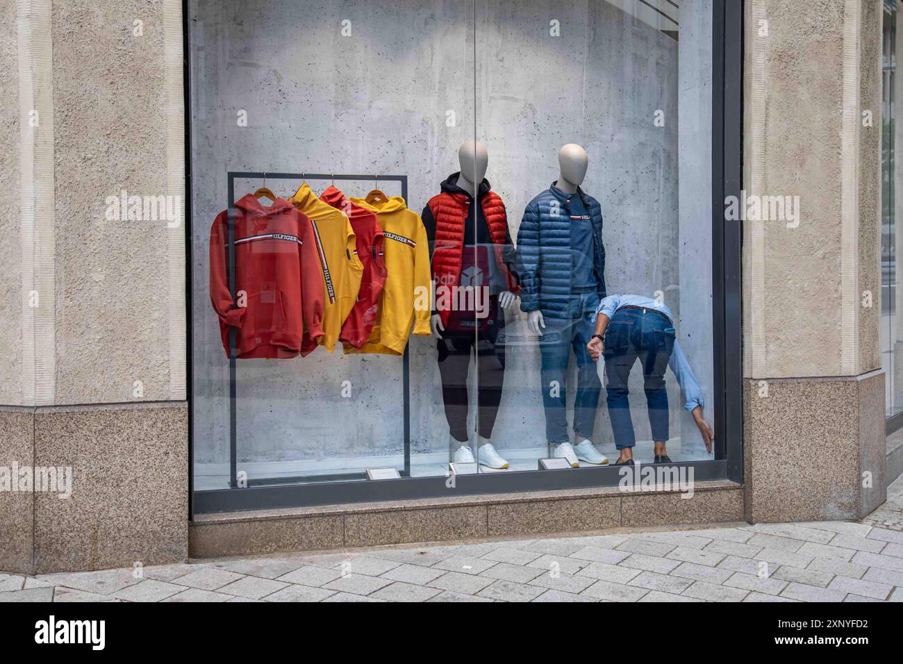 Vetrina in vetrina presso Mönckebergstrasse 29-31 nel quartiere Altstadt di Amburgo, Germania Foto Stock