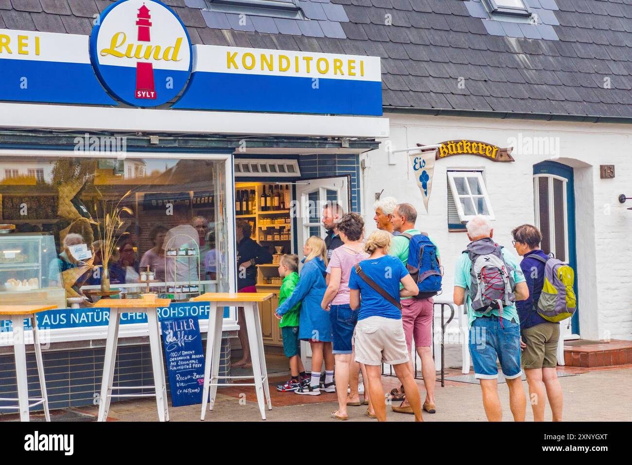 Queue, panetteria Lund, Hoernum, Sylt Foto Stock