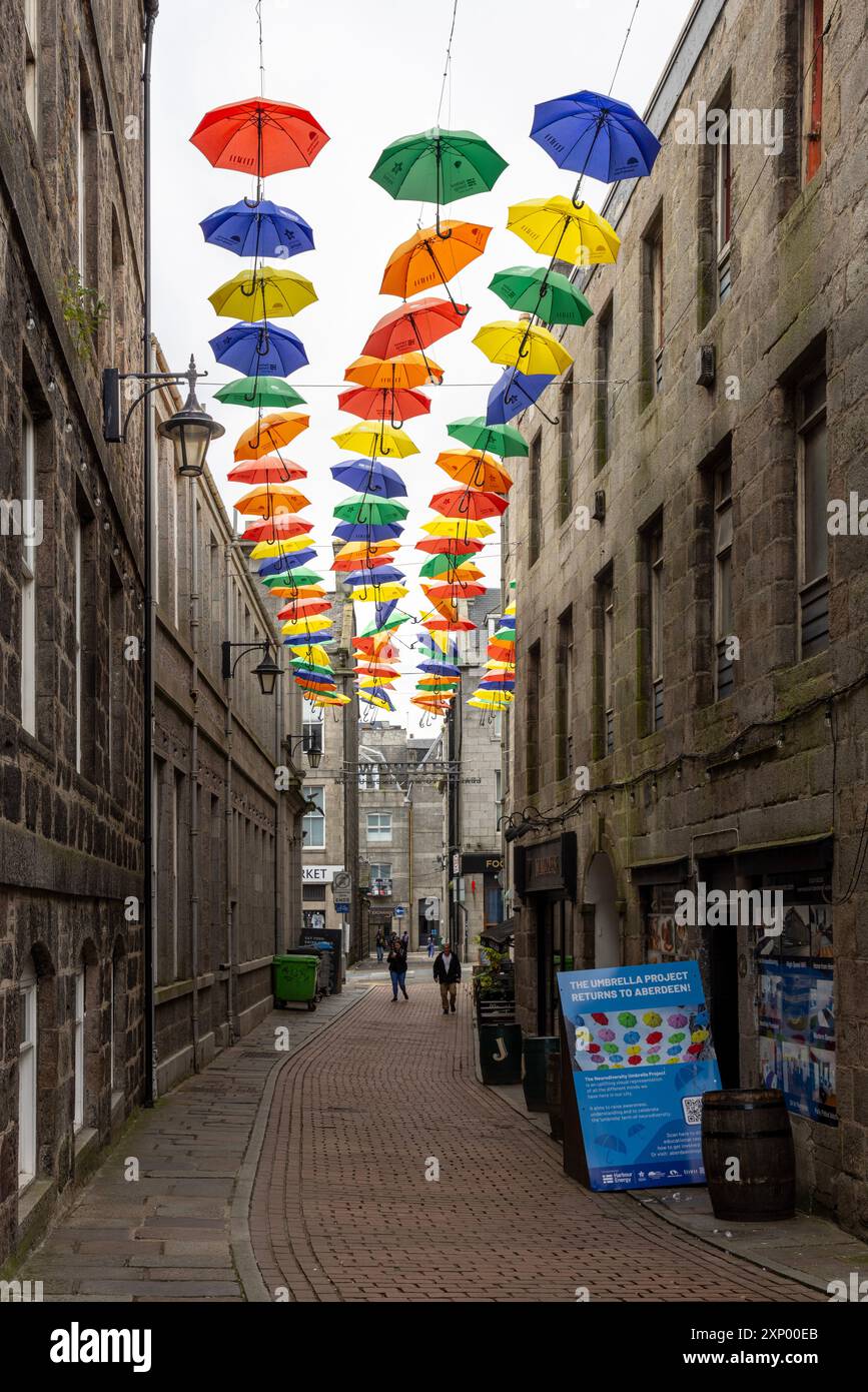 Aberdeen, in Scozia, è una delle principali mete artistiche di strada del mondo ed è famosa per i suoi murales su larga scala nel centro della città. Foto Stock