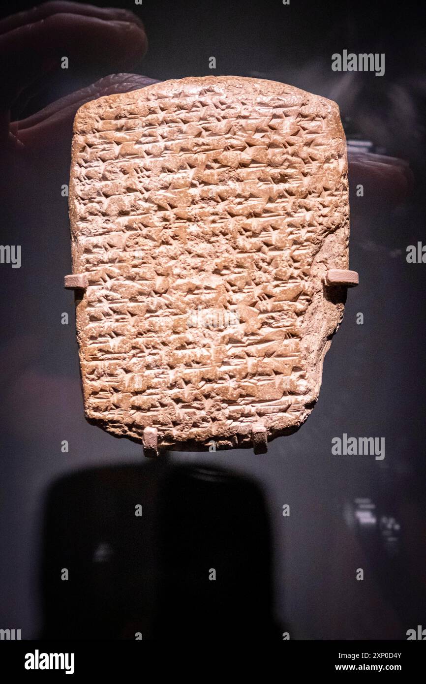 Tavoletta con testo cuneiforme, missivo dalla città di Irqata, argilla, regno di Amenofi IV/Akhenaton, 1352-1336 a.C., Tell el-Amarna, egitto, collezione Foto Stock