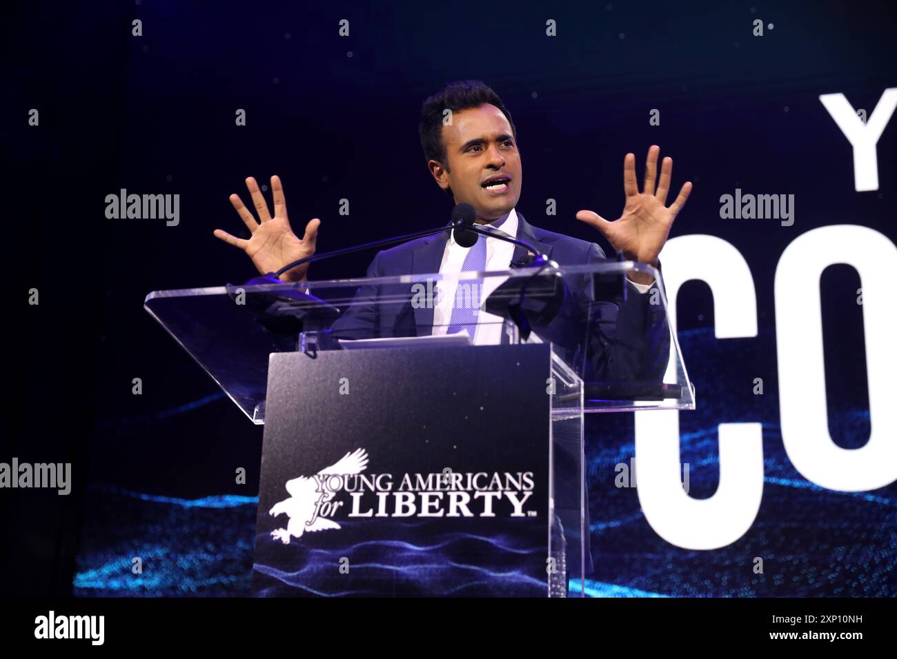 Kissimmee, Florida, Stati Uniti. 2 agosto 2024. VIVEK RAMASWAMY parla alla Young Americans for Liberty National Convention del 2024 a Kissimmee, Florida. (Credit Image: © Gage Skidmore/ZUMA Press Wire) SOLO PER USO EDITORIALE! Non per USO commerciale! Foto Stock