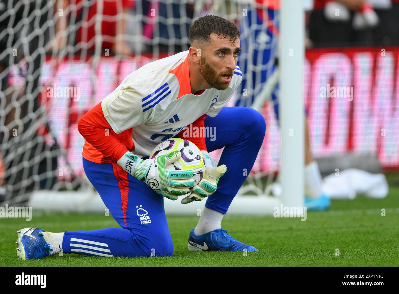 Matt Turner, portiere del Nottingham Forest durante l'amichevole di pre-stagione tra Nottingham Forest e Villareal CF al City Ground di Nottingham venerdì 2 agosto 2024. (Foto: Jon Hobley | mi News) crediti: MI News & Sport /Alamy Live News Foto Stock