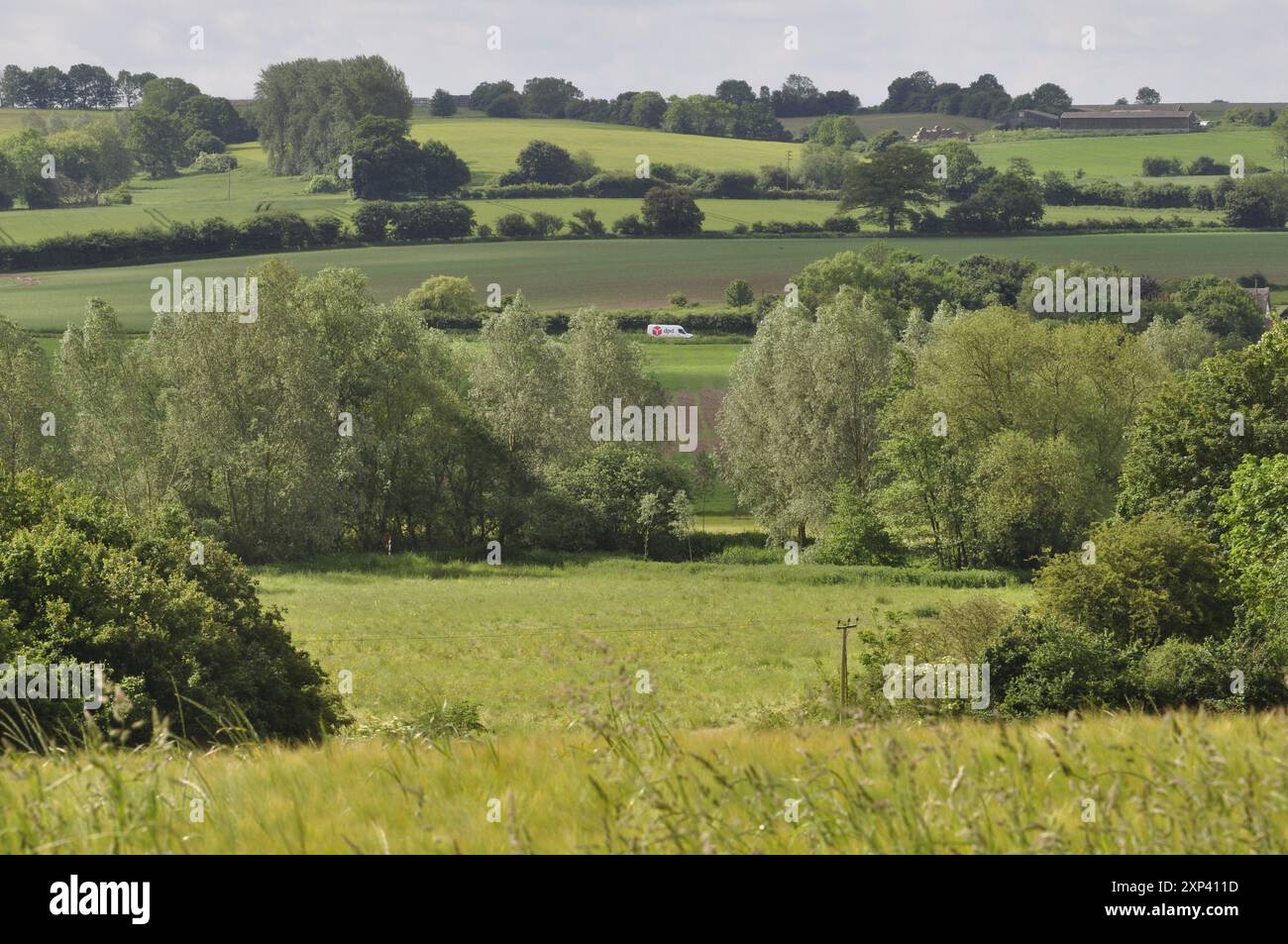 La valle Stour a sud di Bures sul confine tra Suffolk e Essex, Inghilterra e Regno Unito Foto Stock