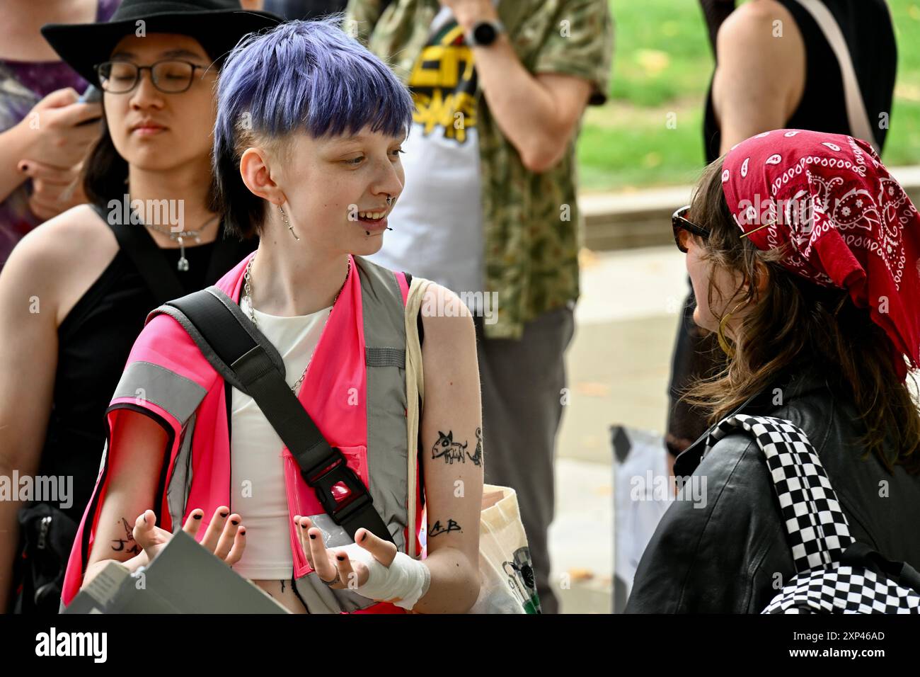 Londra, Regno Unito. Trans Strike Back Rally in Parliament Square. Protesta per i diritti dei trans, il divieto di bloccare la pubertà e contro la relazione Cass. Crediti: michael melia/Alamy Live News Foto Stock