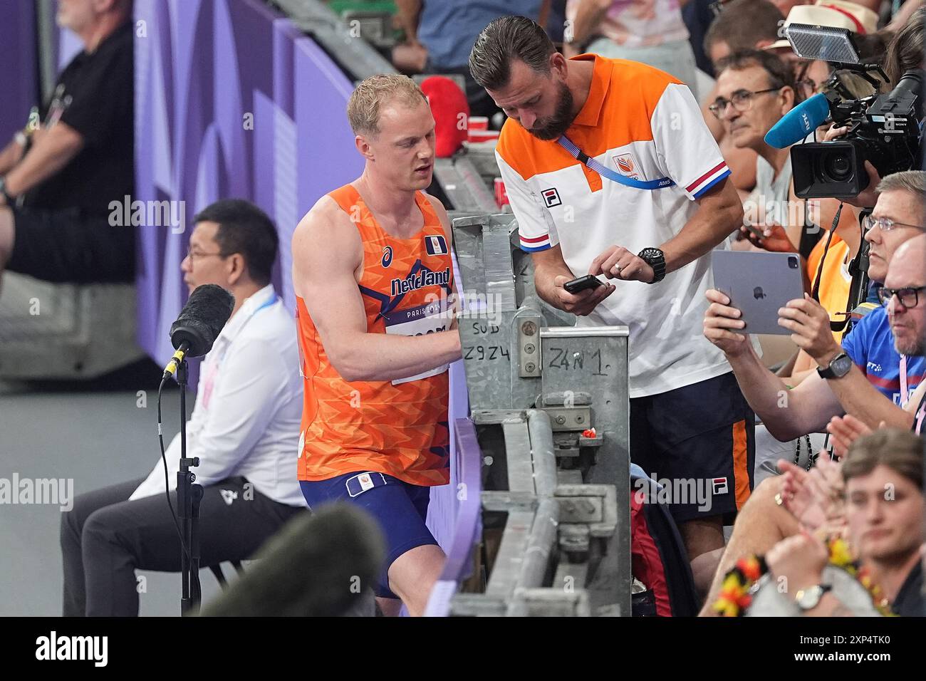 Parigi, Francia. 3 agosto 2024. PARIGI, FRANCIA - 3 AGOSTO: Sven Roosen dei Paesi Bassi gareggia nel Javelin Throw Decathlon durante l'8° giorno di atletica leggera - Giochi Olimpici di Parigi 2024 allo Stade de France il 3 agosto 2024 a Parigi, Francia. (Foto di Andre Weening/Orange Pictures) credito: Orange Pics BV/Alamy Live News Foto Stock