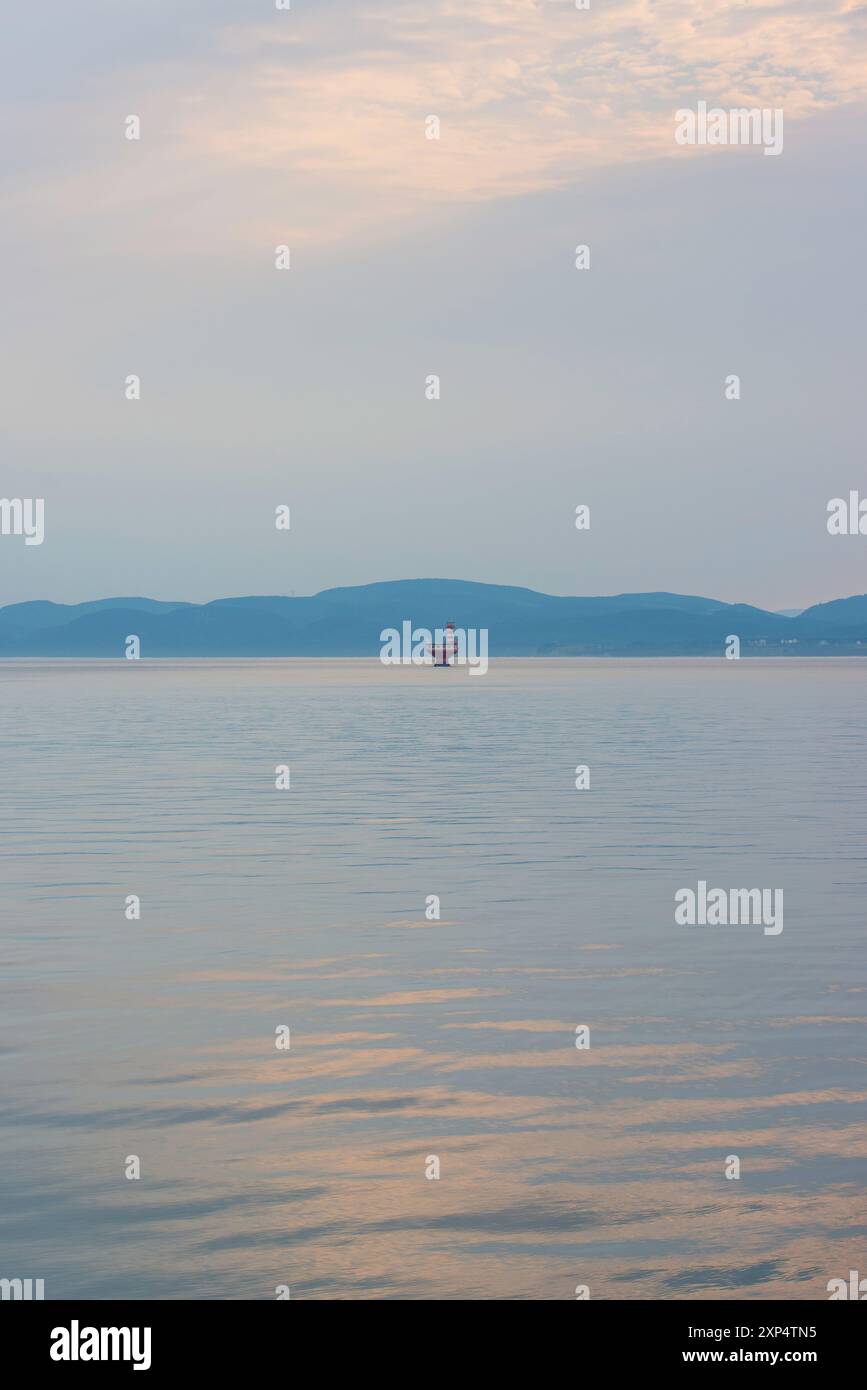 Tadoussac, Canada - luglio 28 2024: Splendida vista del tramonto nel fiordo di Saguenay Foto Stock