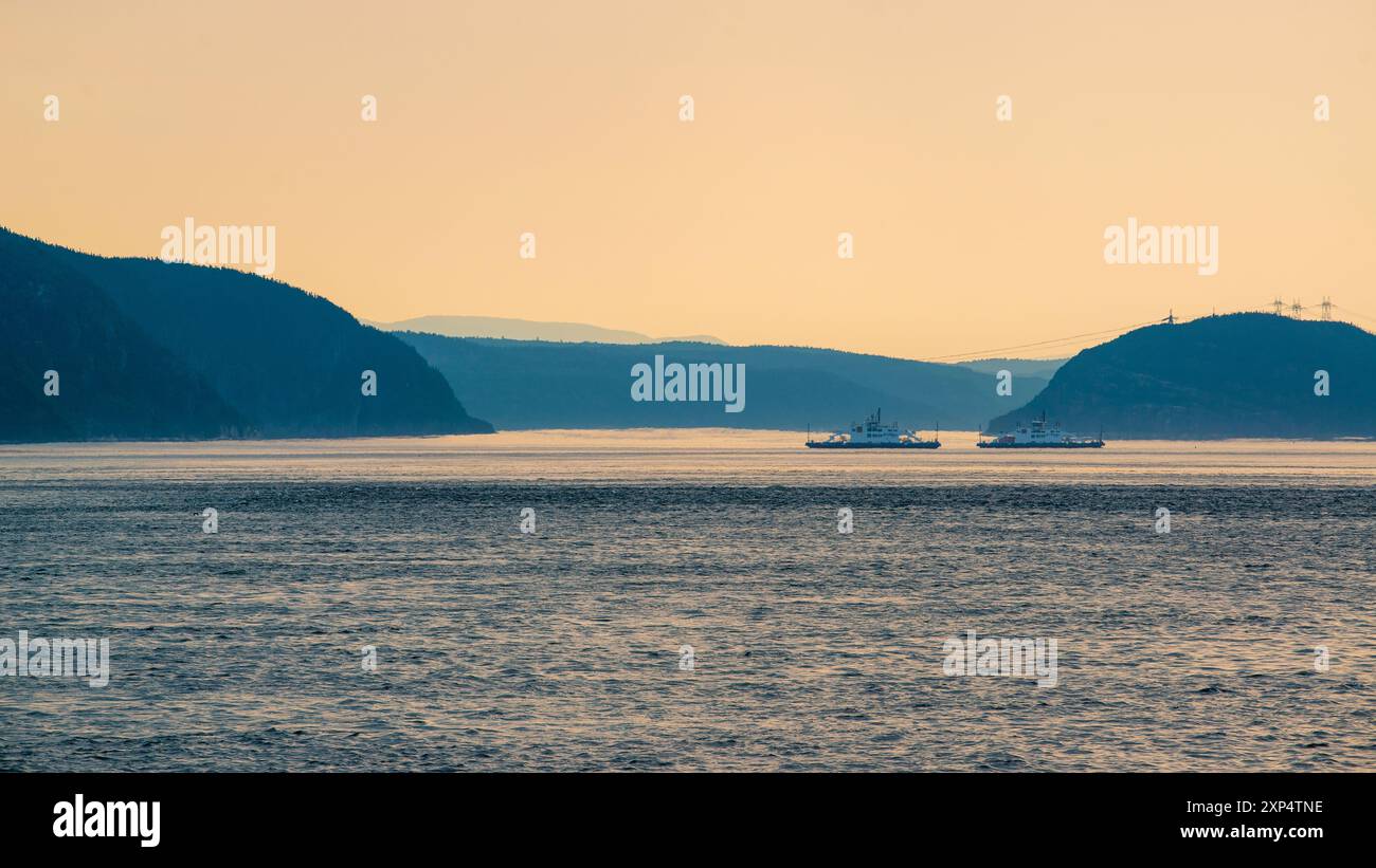 Tadoussac, Canada - luglio 28 2024: Splendida vista del tramonto nel fiordo di Saguenay Foto Stock