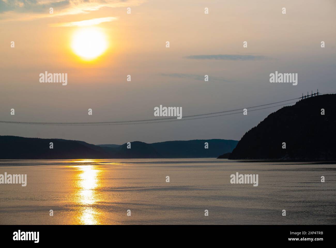 Tadoussac, Canada - luglio 28 2024: Splendida vista del tramonto nel fiordo di Saguenay Foto Stock