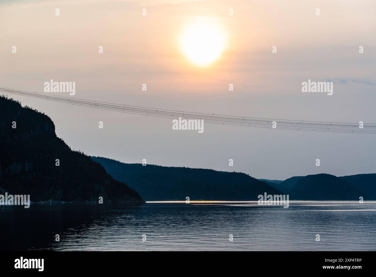 Tadoussac, Canada - luglio 28 2024: Splendida vista del tramonto nel fiordo di Saguenay Foto Stock