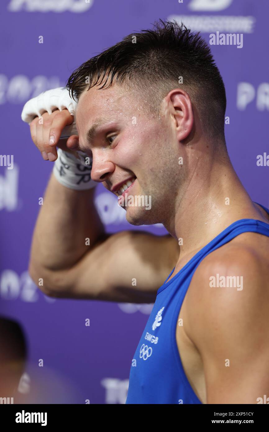 Lewis Richardson della Gran Bretagna durante un'intervista dopo aver vinto l'incontro maschile di 71 kg - quarti di finale contro Zeyad Eashash della Giordania alla North Paris Arena l'ottavo giorno dei Giochi Olimpici di Parigi del 2024 in Francia. Data foto: Sabato 3 agosto 2024. Foto Stock