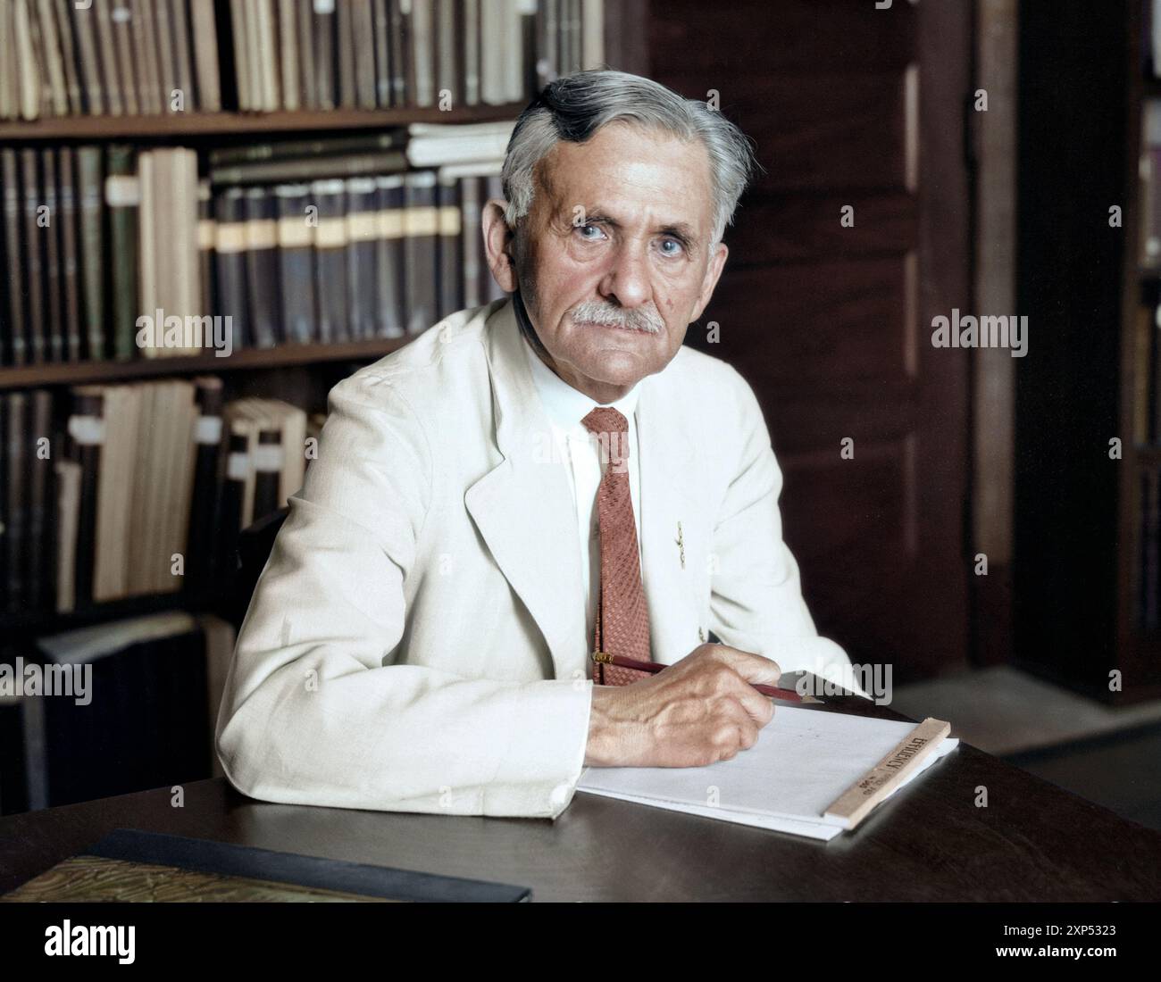 Dottor Albert A. Michelson, fisico. Data di creazione: Tra il 1929 e il 1931. Contea di Los Angeles. Editori: Los Angeles Times. Questa fotografia appare con l'articolo, "Michelson soccombe", Los Angeles Times, 10 maggio 1931. Foto Stock