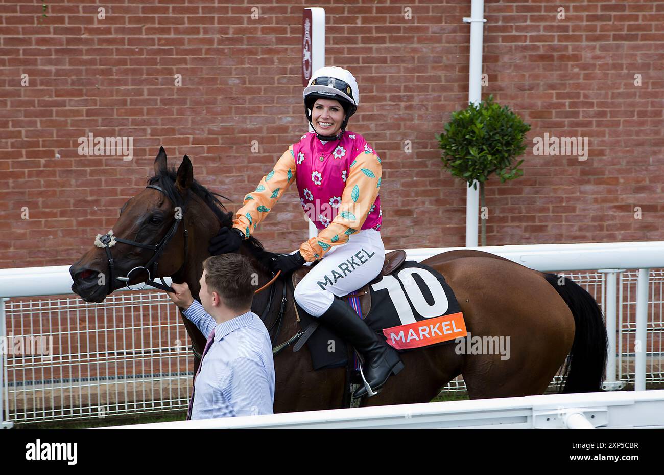 Eleanor Franchitti on'Timeless Beauty' nella Markel Magnolia Cup Race il terzo giorno, (Ladies Day), del Qatar Goodwood Festival alla Goodwood Race Foto Stock