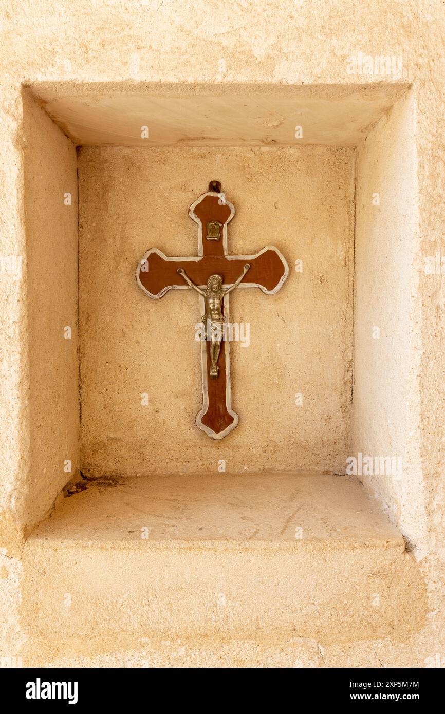 Monastero Rosso, Croce in nicchia nella basilica, antico monastero, Sohag (Suhag, Suhaj), Egitto, Nord Africa, Africa Foto Stock