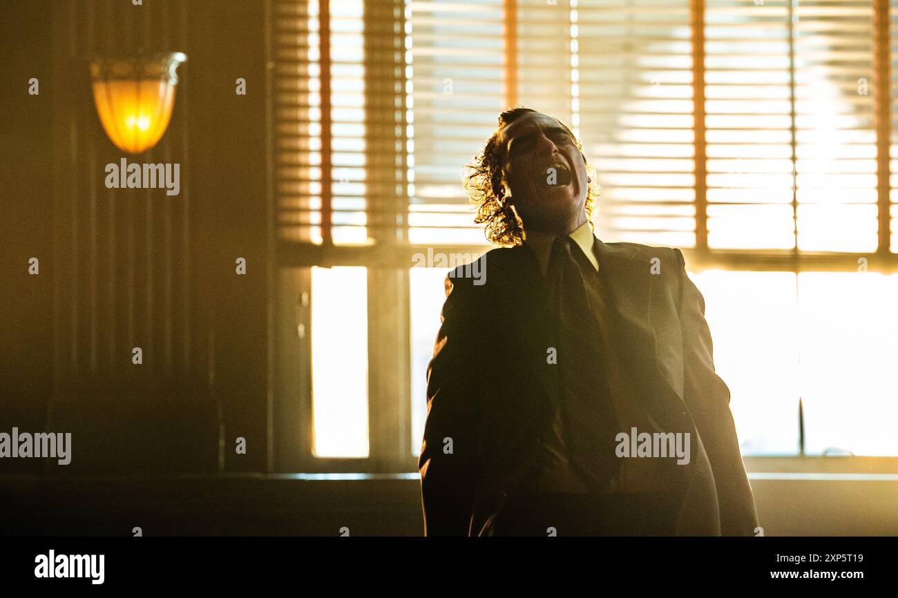 DATA DI RILASCIO: 4 ottobre 2024. TITOLO: Joker: Folie a Deux. STUDIO: DC Entertainment. DIRETTORE: Todd Phillips. TRAMA: Sequel del film "Joker" del 2019. PROTAGONISTA: JOAQUIN PHOENIX nel ruolo di Arthur Fleck alias Joker. (Immagine di credito: © DC Entertainment/Entertainment Pictures/ZUMAPRESS.com) SOLO PER USO EDITORIALE! Non per USO commerciale! Foto Stock