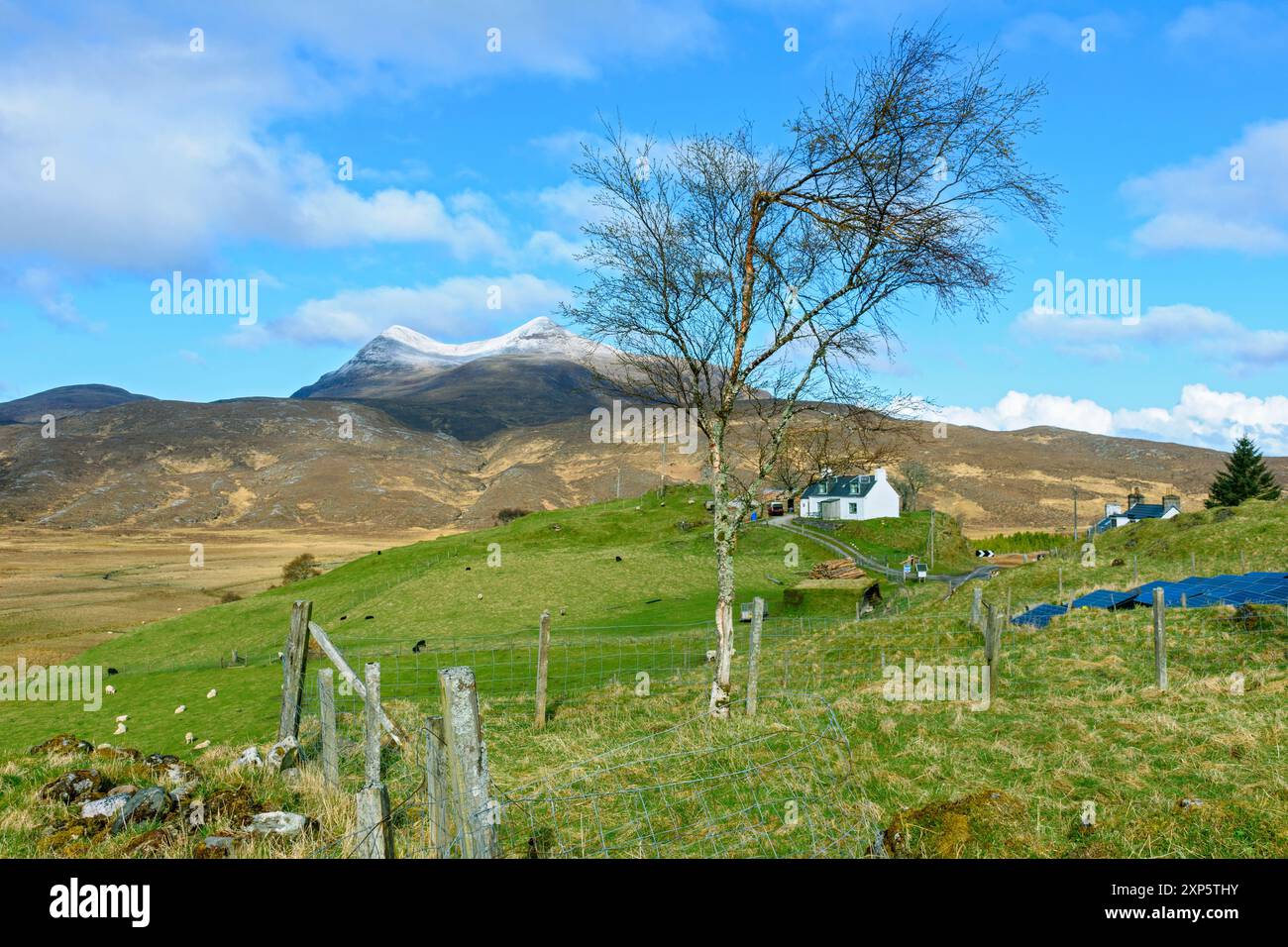Pernottamento in neve sulla vetta di cUL Mor, da Elphin, Sutherland, Scozia, Regno Unito Foto Stock