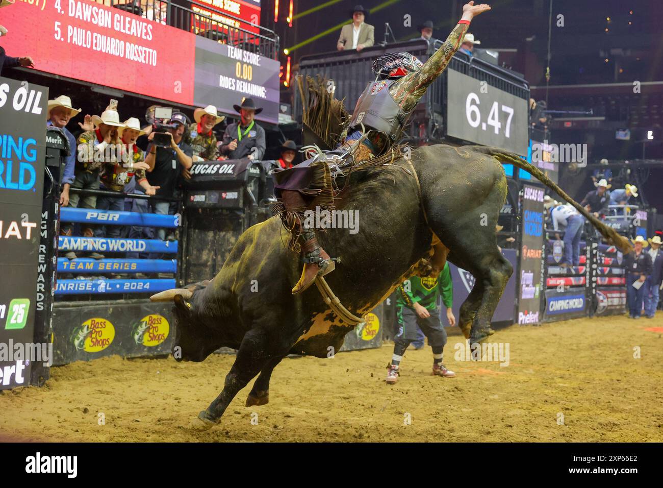 SUNRISE, FLORIDA - 2 AGOSTO: Grayson Cole cavalca bene durante la PBR: Camping World Team Series Freedom Days :foto di Chris Arjoon Foto Stock