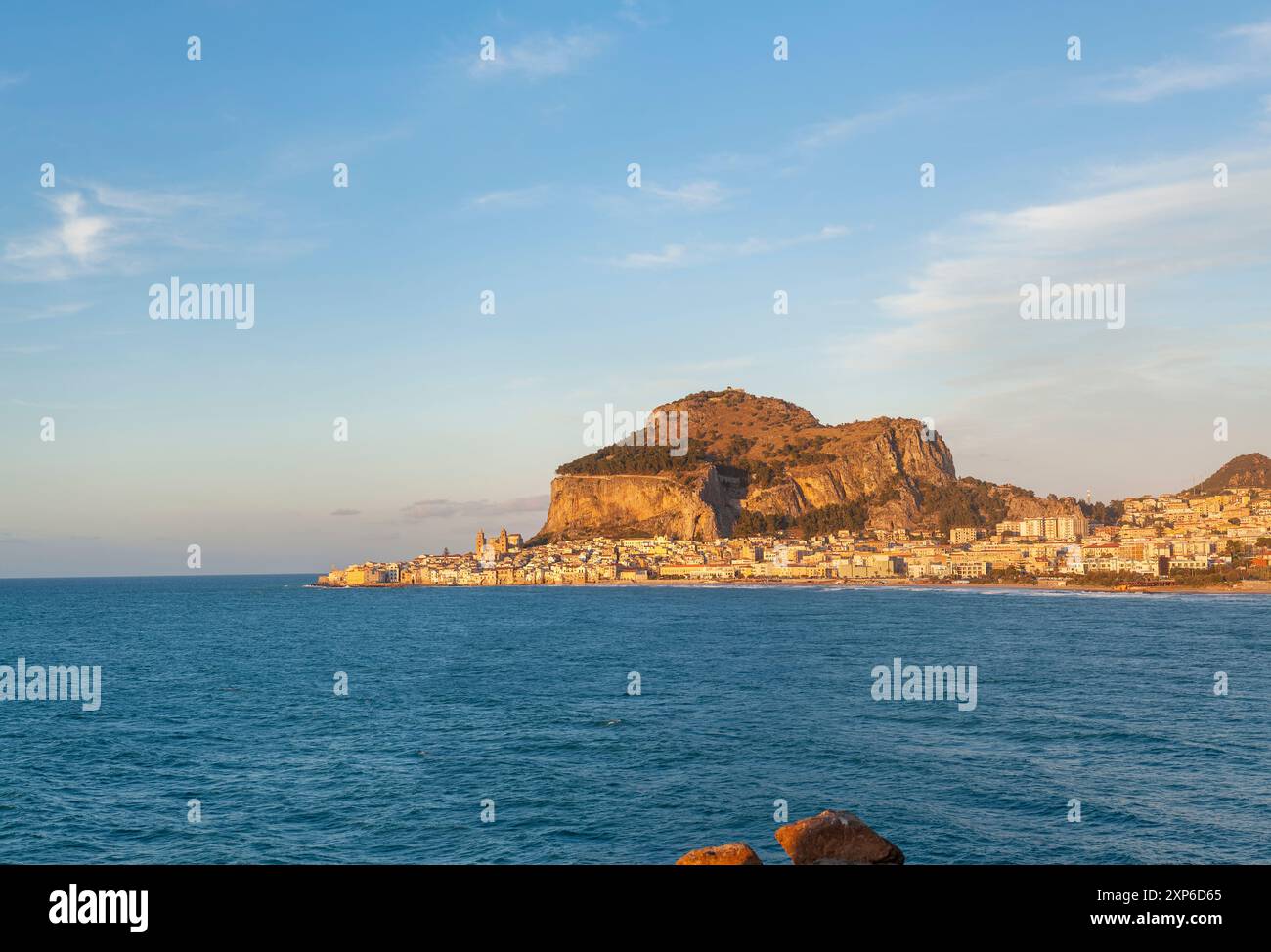 Vista panoramica di Cefalù, Sicilia Foto Stock