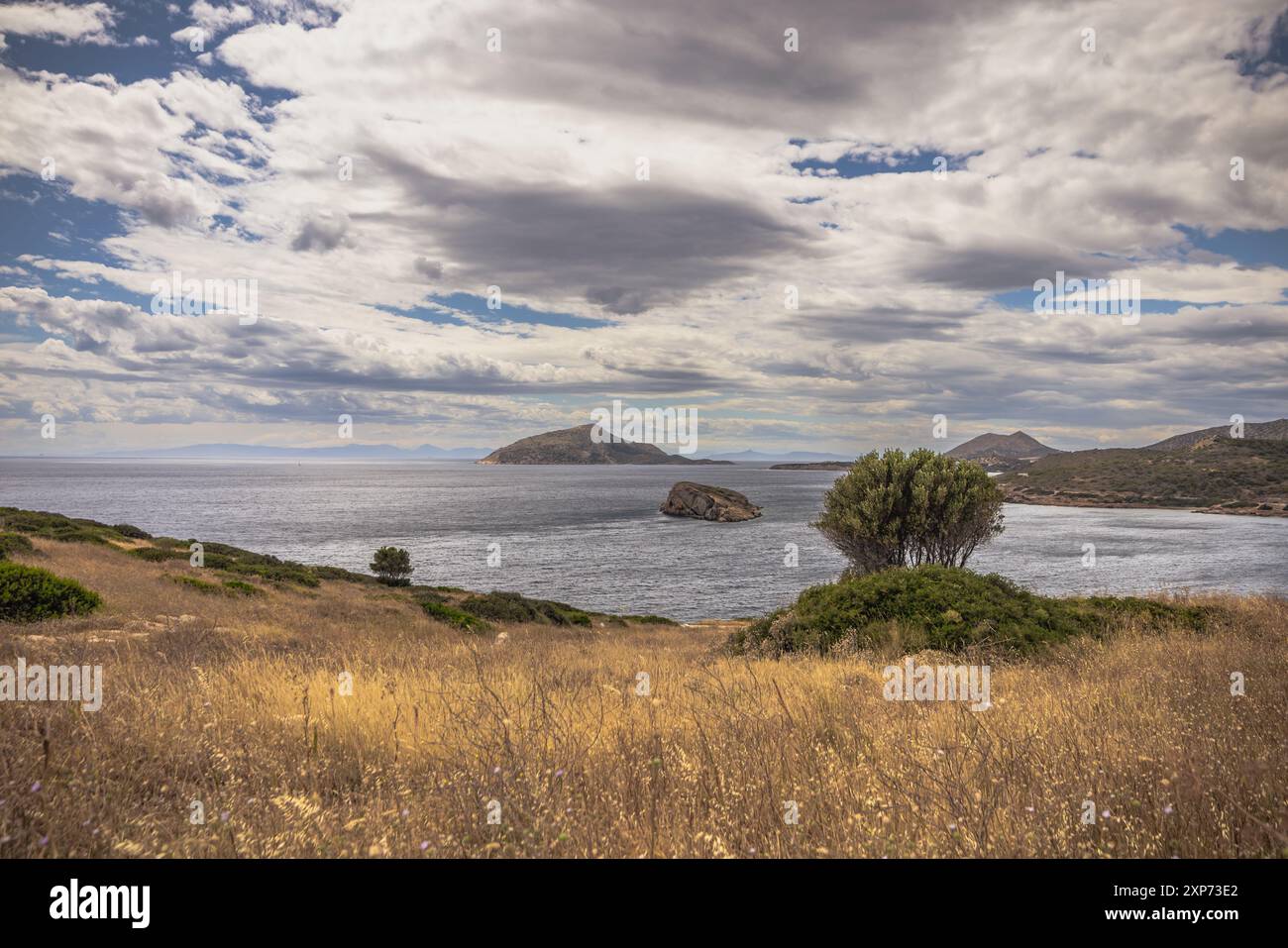 Sounion, Grecia, 4 maggio 2024: Il leggendario Tempio di Poseidone a capo Sounion, Grecia Foto Stock